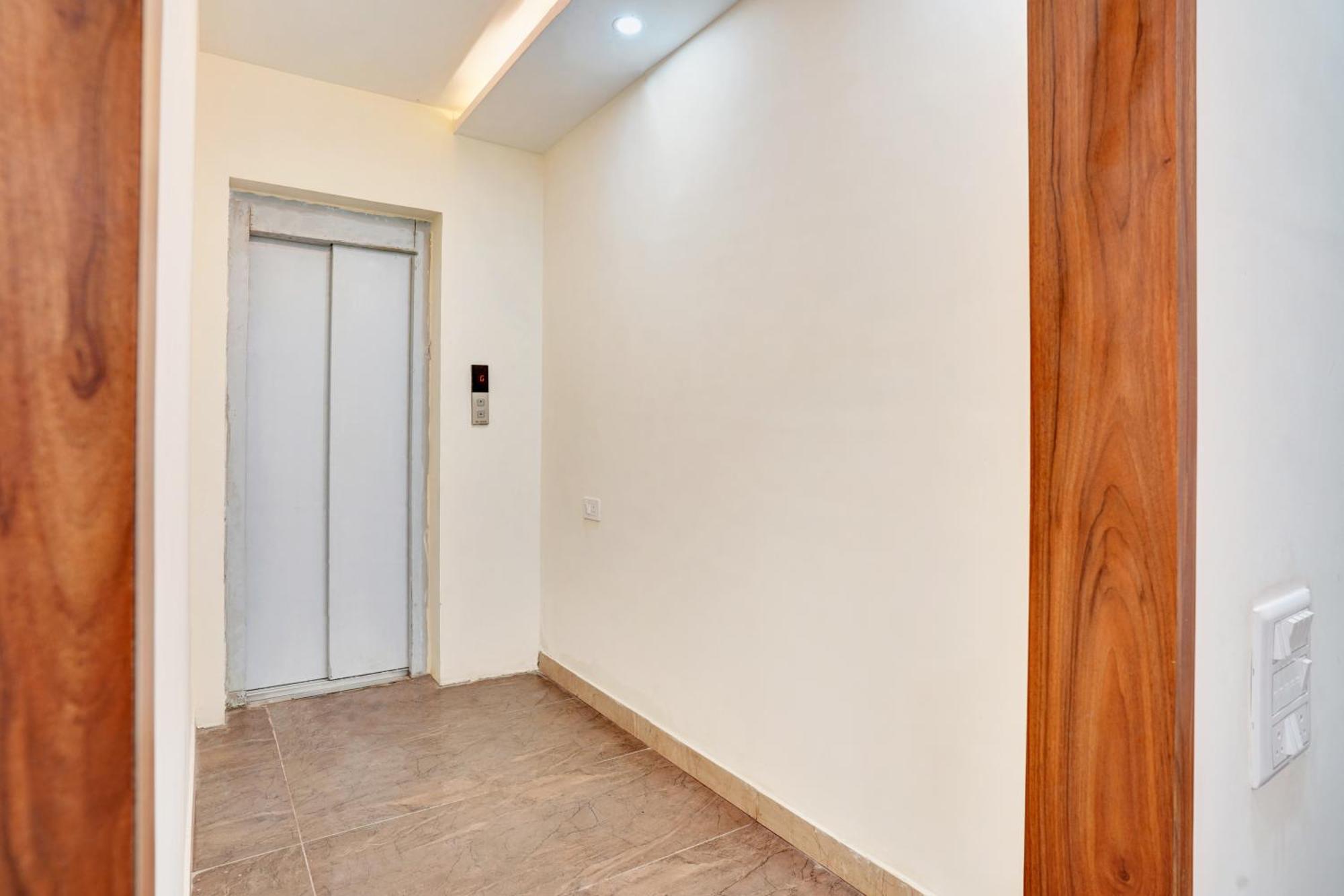 העיר בנגלור Hotel O Gayathri Metro Deluxe מראה חיצוני תמונה