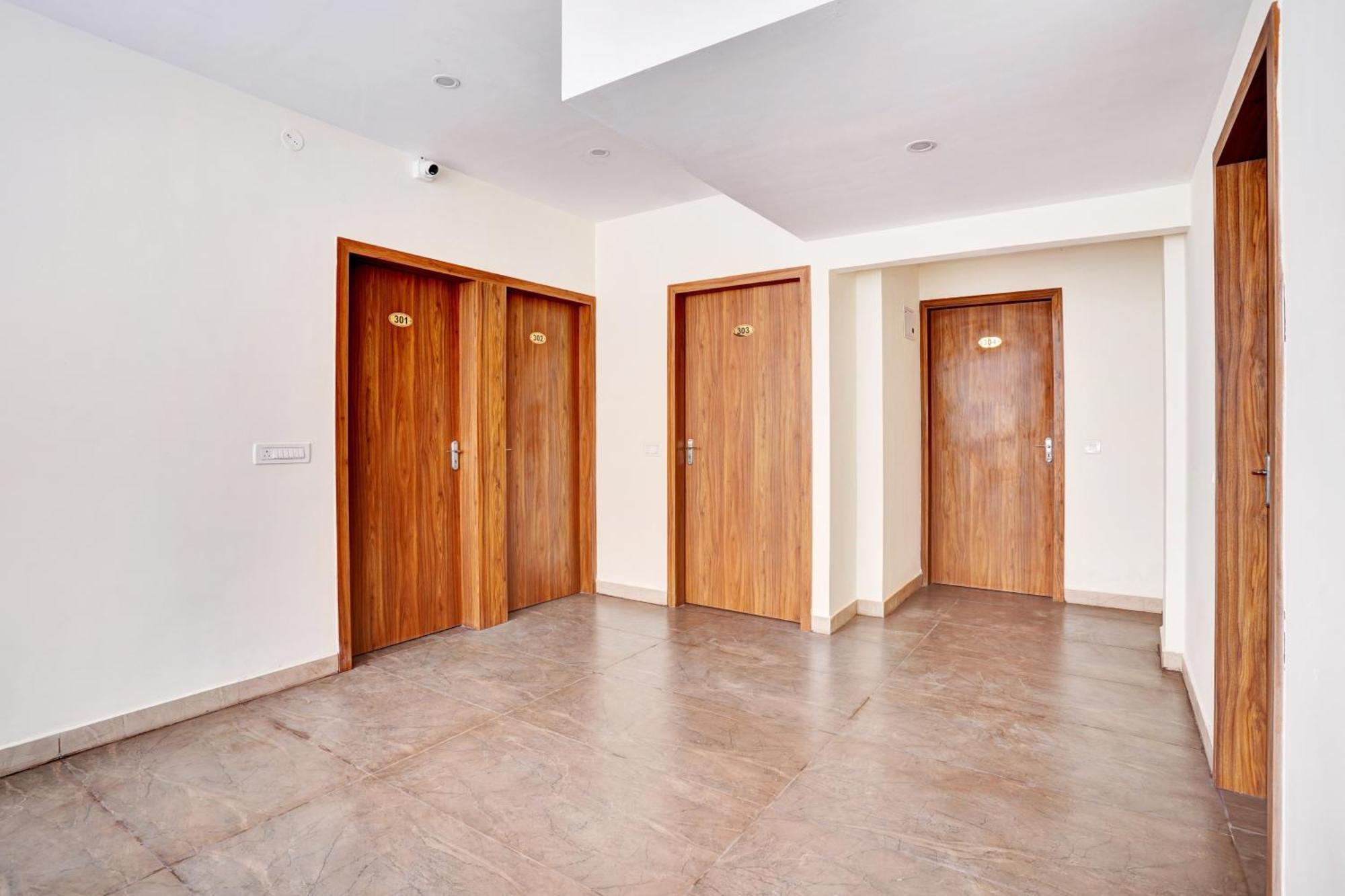 העיר בנגלור Hotel O Gayathri Metro Deluxe מראה חיצוני תמונה